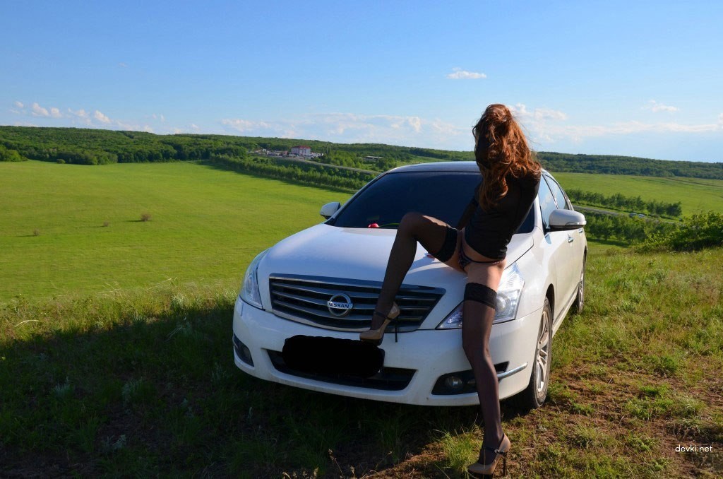 Sexy Redhead Babe Posing by Car - Amateur Explicit Photo Shoot