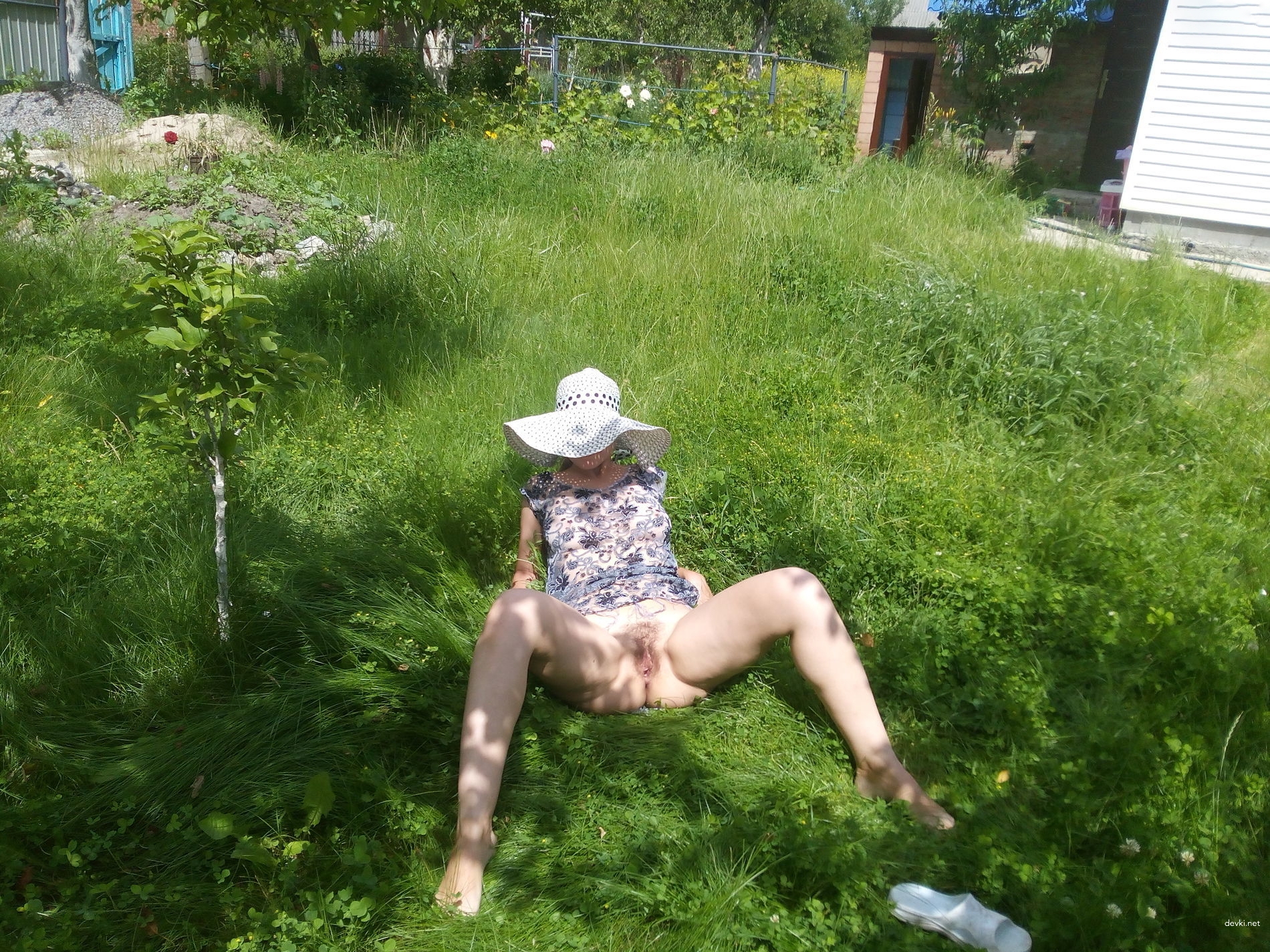 Steamy Amateur Woman Erotica at the Dacha - Explicit Outdoor Photos
