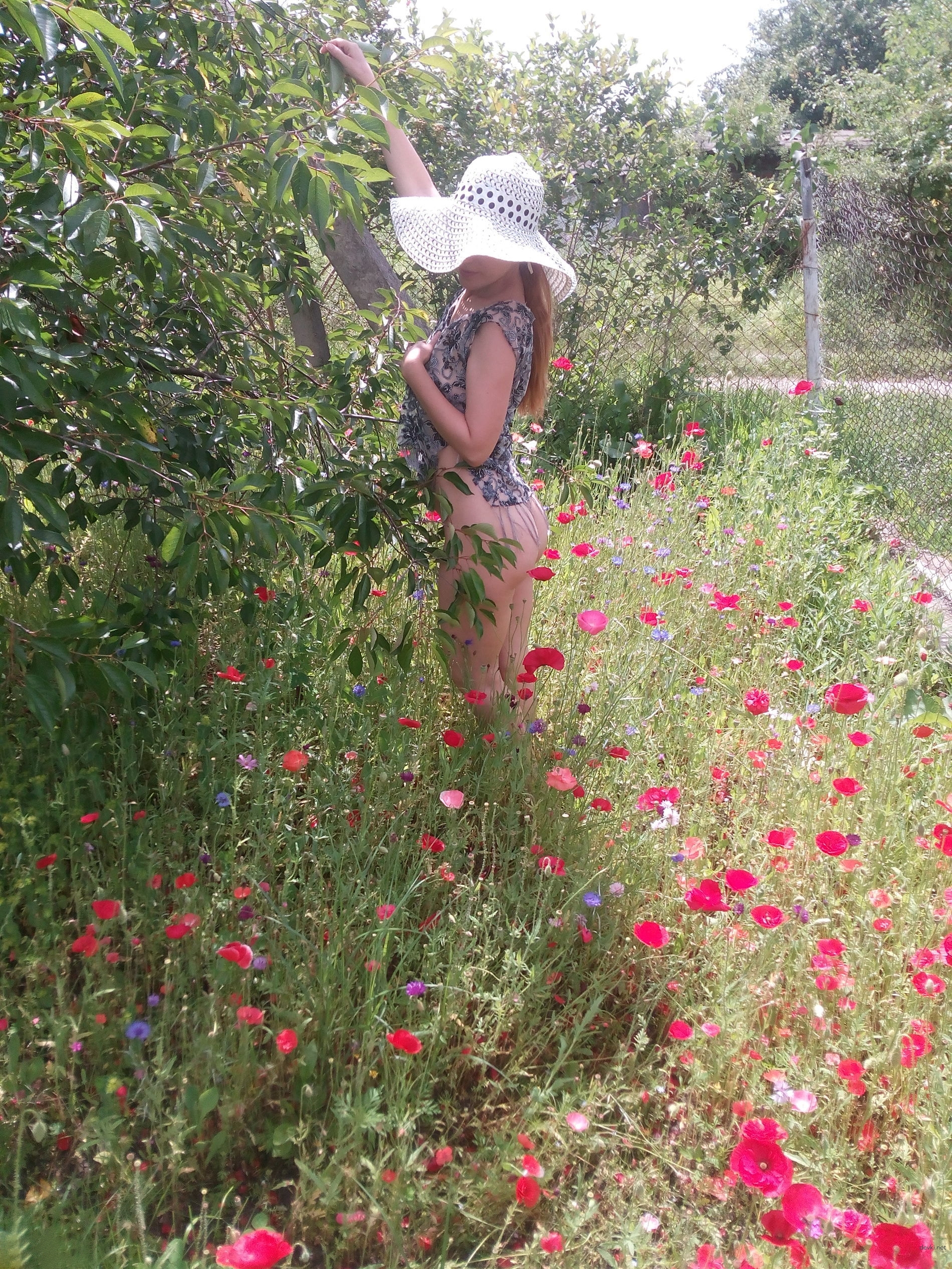 Steamy Amateur Woman Erotica at the Dacha - Explicit Outdoor Photos