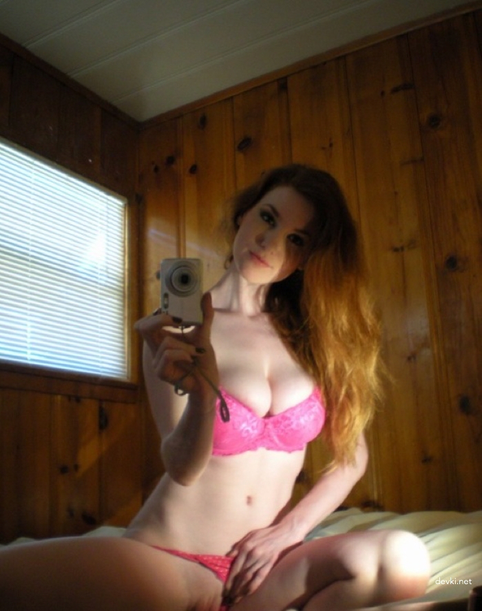 Explicit Amateur Nude Selfie of Beautiful Redhead Girl - Hot Naked Photo Shoot