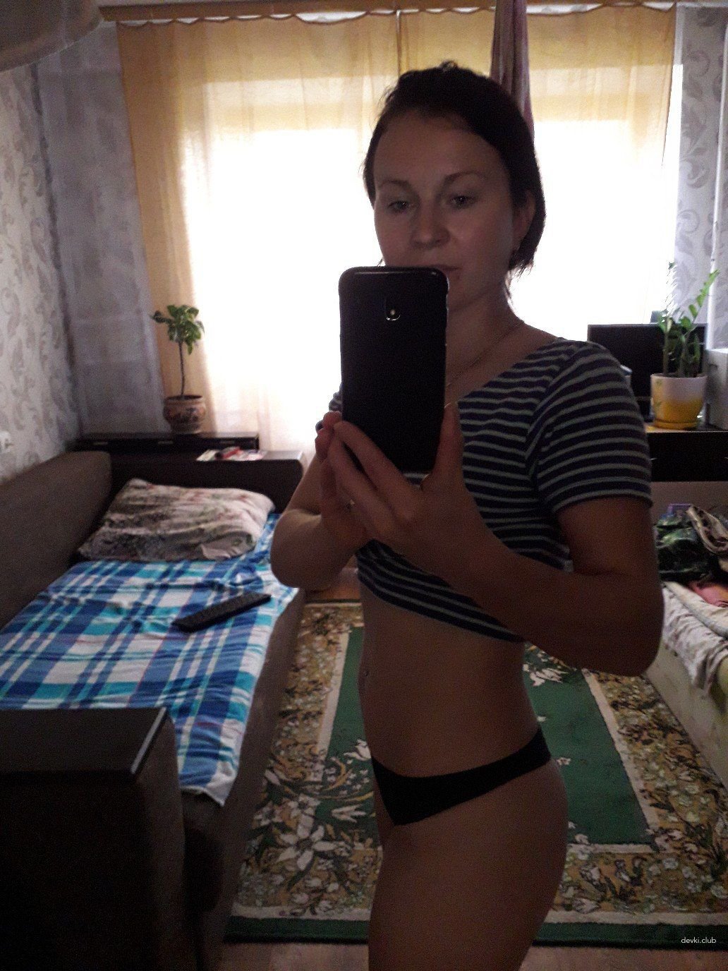 Explicit Amateur Wife Photos: Uninhibited and Provocative Shots
