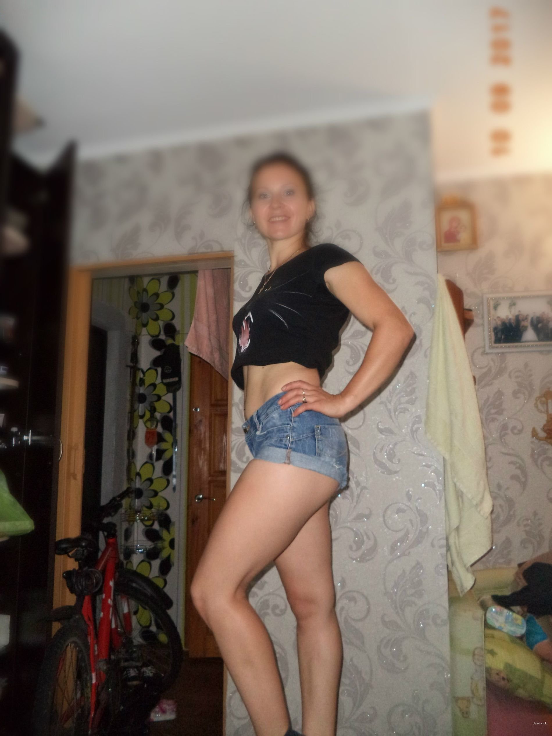 Explicit Amateur Wife Photos: Uninhibited and Provocative Shots
