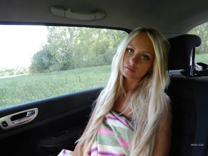 Hot Blonde Babe in Explicit Sex Photos - XXX Porn Pics with Gorgeous Blonde