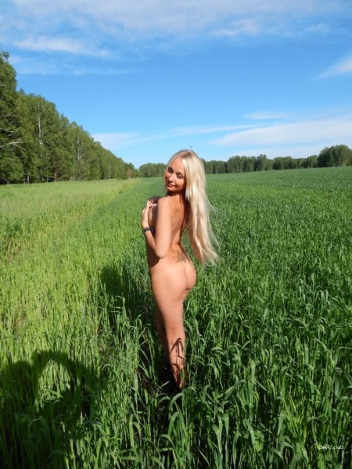 Hot Blonde Babe in Explicit Sex Photos - XXX Porn Pics with Gorgeous Blonde