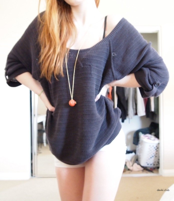 Fiery redhead babe fucks her tight holes