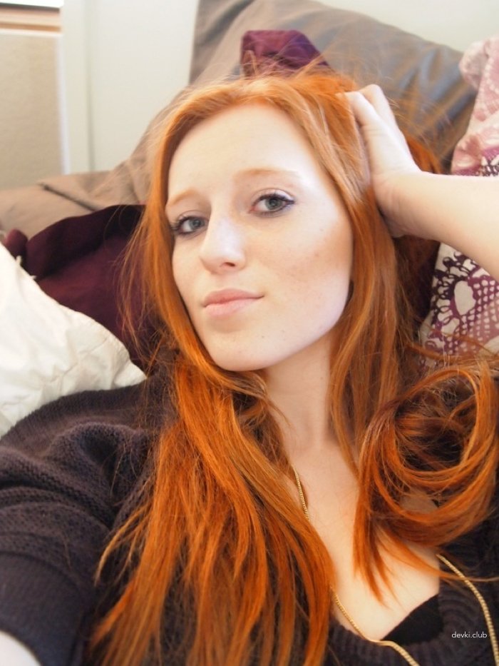 Fiery redhead babe fucks her tight holes
