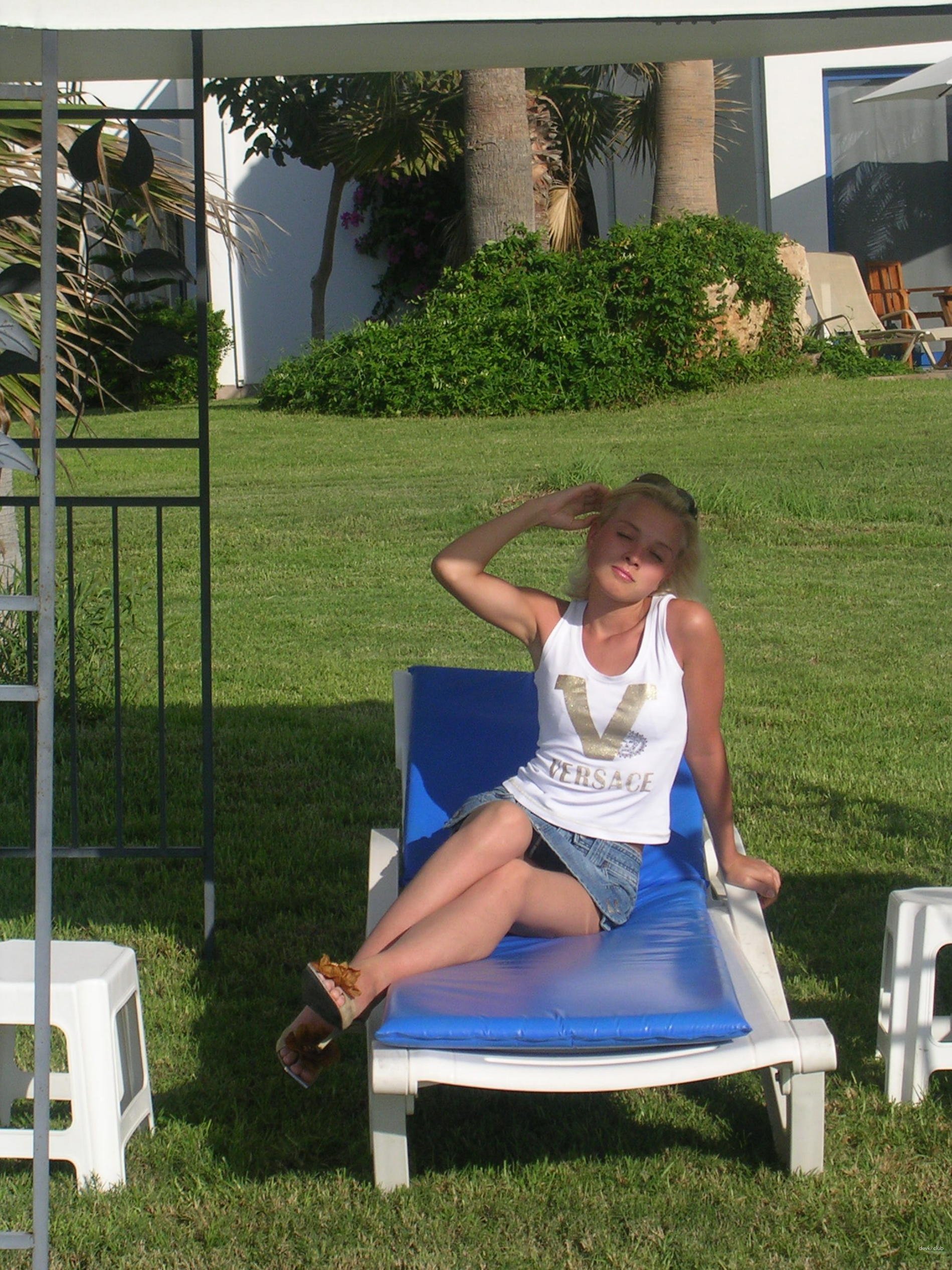 Explicit Amateur Photos of Young Girl - Sensual and Provocative Shots