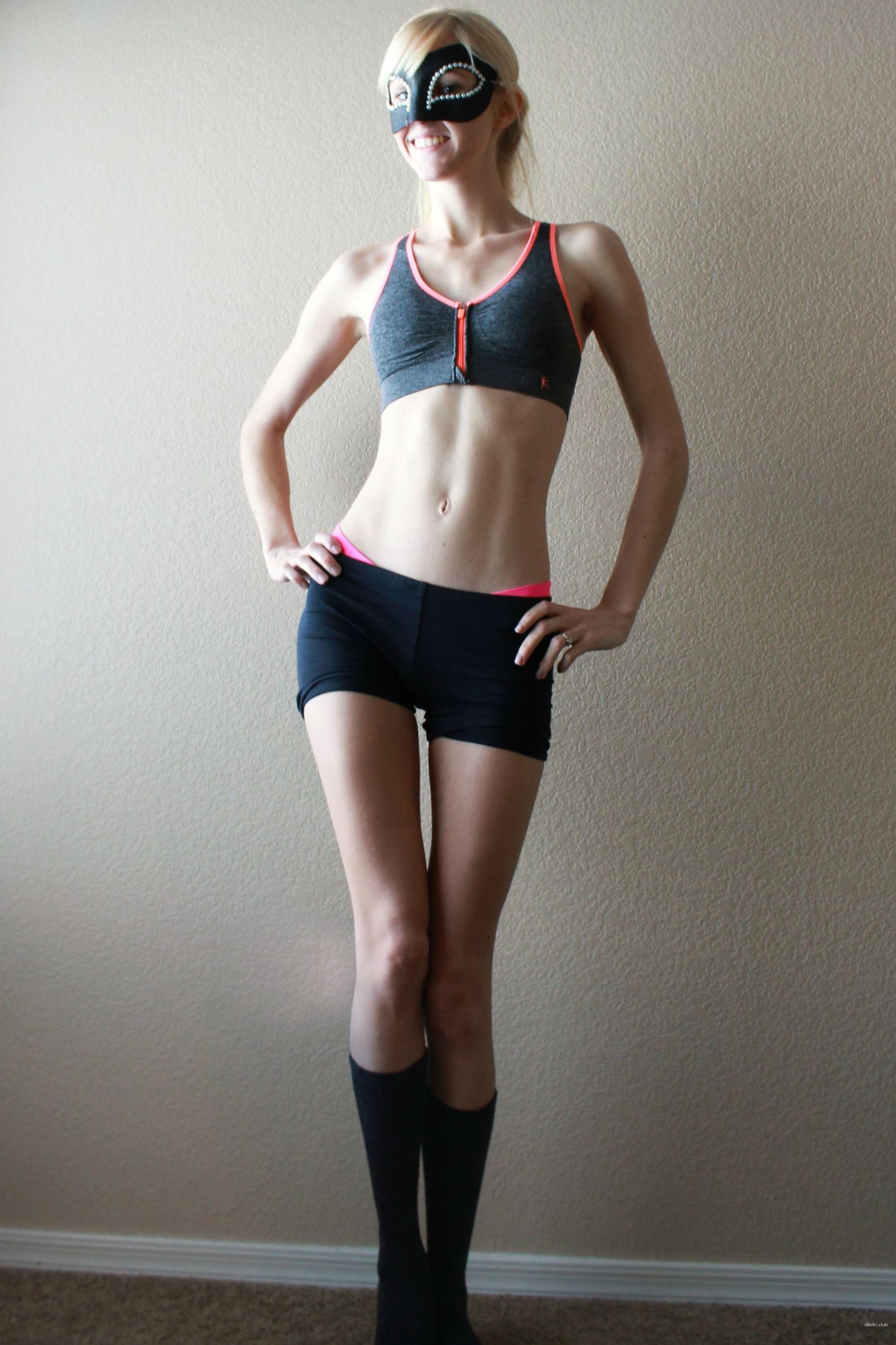 Skinny Blonde in Mask Erotic Amateur Photo