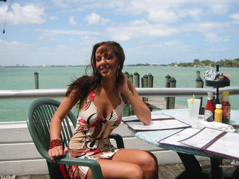 Private Photos of Tanned Girl: Explicit Amateur Pics for Adults