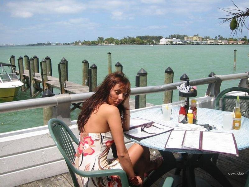 Private Photos of Tanned Girl: Explicit Amateur Pics for Adults