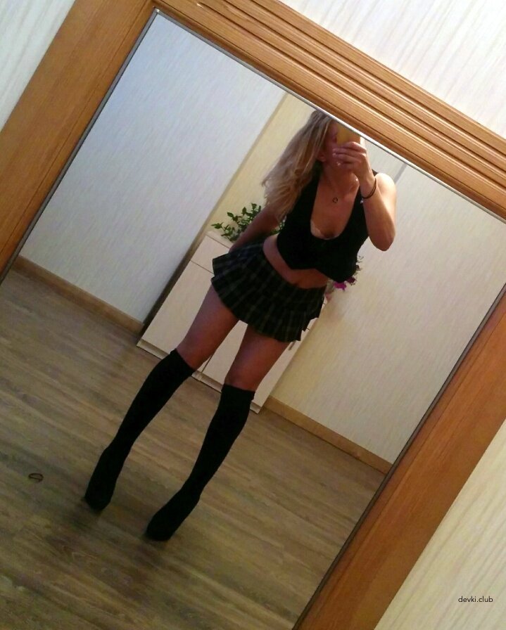 Explicit Selfie Obsession: Naughty Girl Loves to Photograph Herself