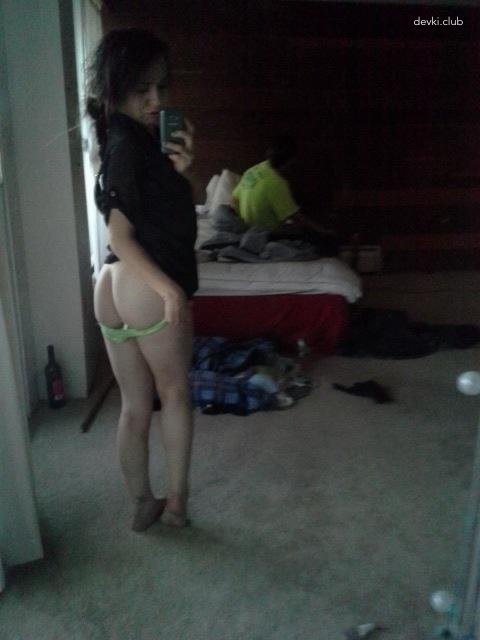 Amateur Nude Photo: Posing Naked and Masturbating Pussy