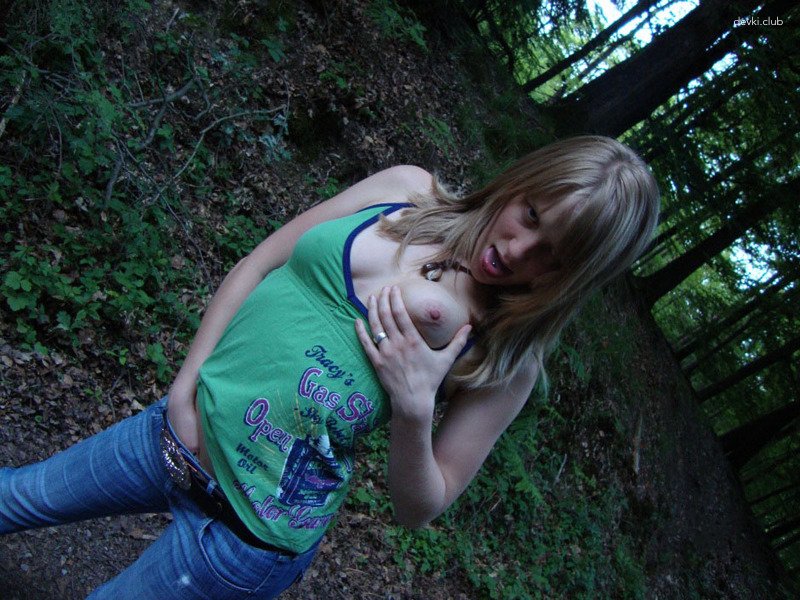 Outdoor Cum Slut Erotica: Hot Babe Covered in Cum