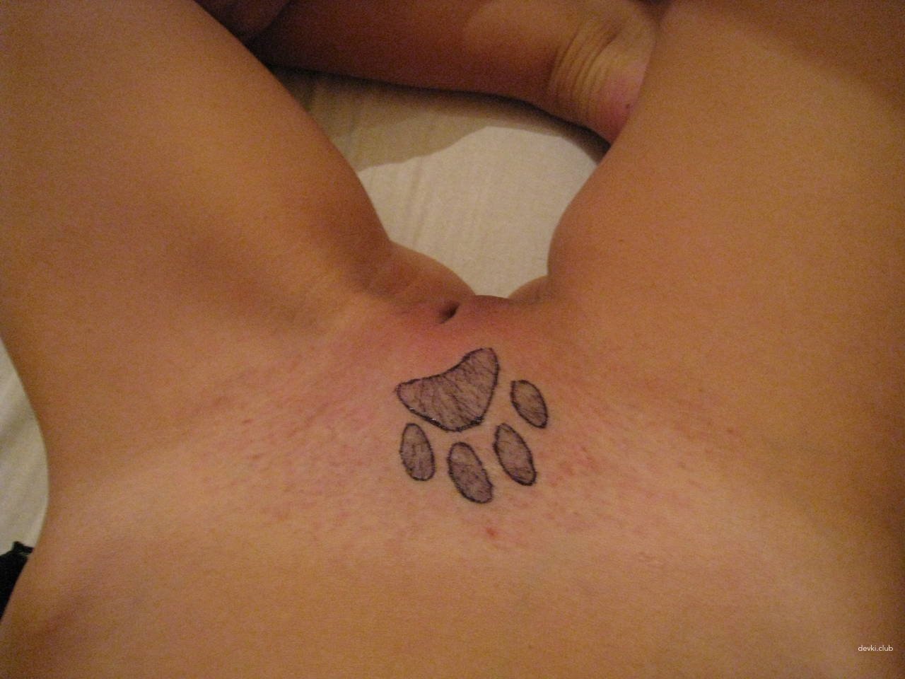 Seductive Beauty Poses Naked at Home - Amateur Explicit Photo Shoot