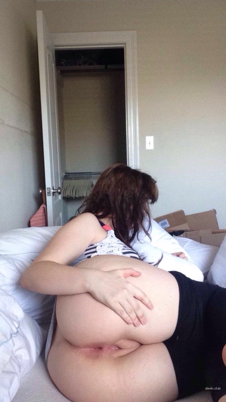 Voluptuous Babe with Big Booty and Hairy Pussy - Explicit Amateur Photo