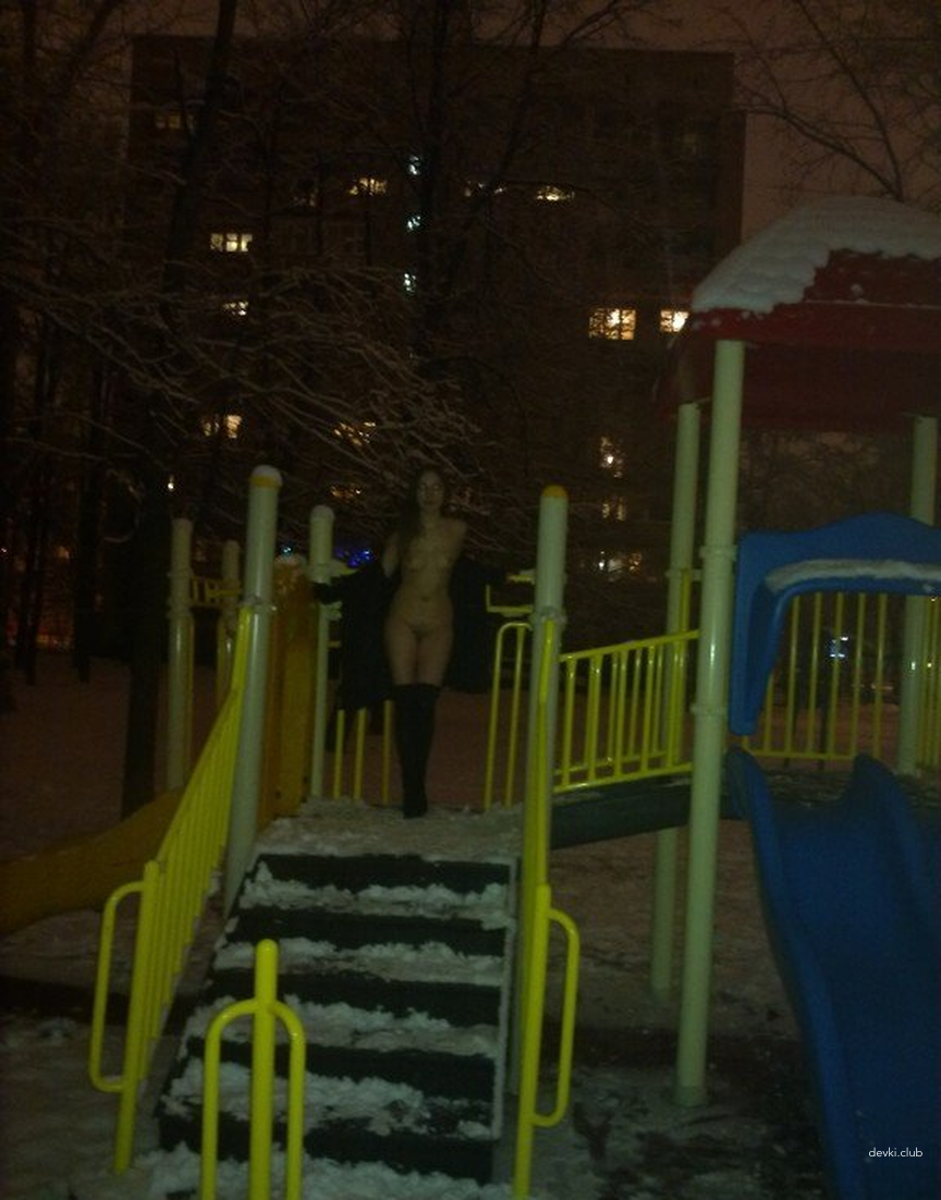 Seductive Brunette's Sexy Amateur Photos: Hot and Explicit Shots