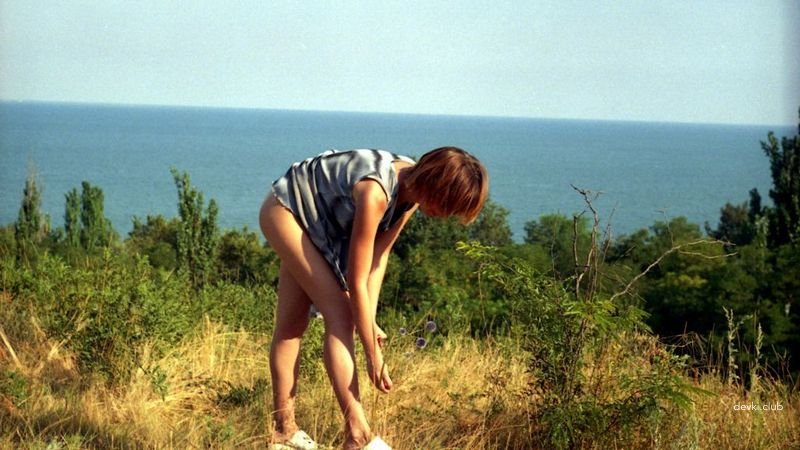 Private 90s Amateur Photos: Explicit and Uncensored Throwback Shots