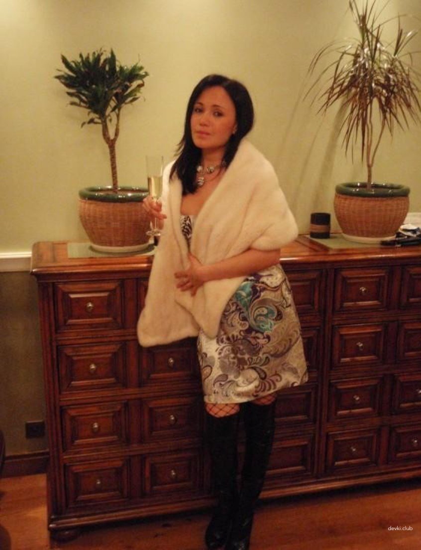 Passionate woman sucks cock and gets fucked