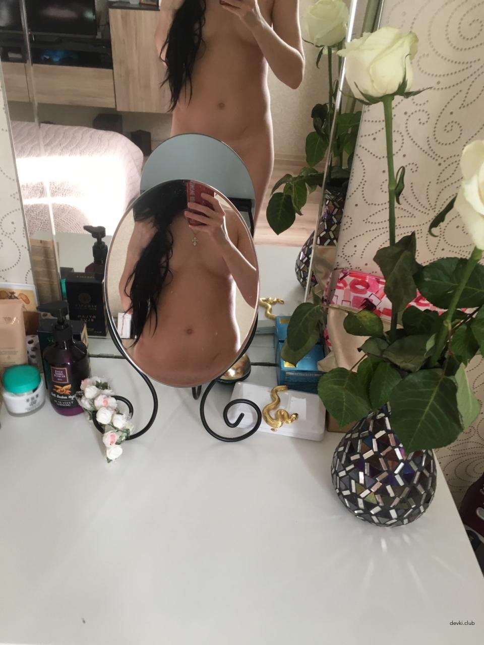 Hot Brunette's Wet Pussy Amateur Photo - Explicit and Steamy Content