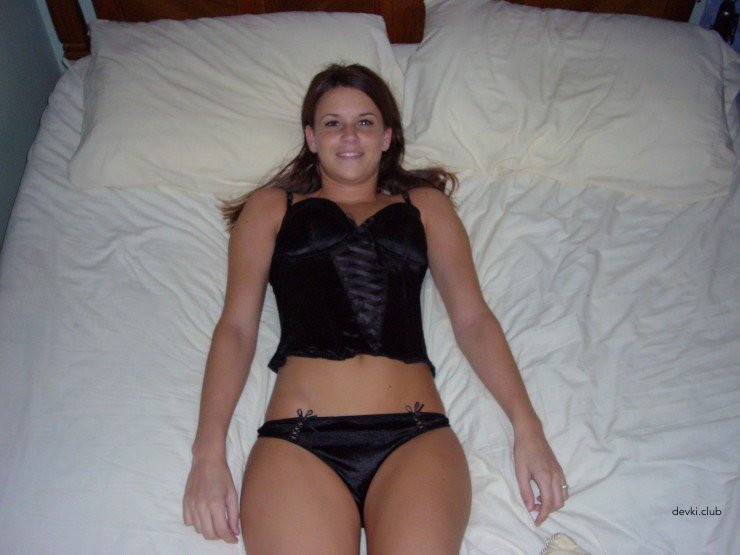 Explicit Amateur Photo of Girl with Stunning Ass - Intimate Booty Pics