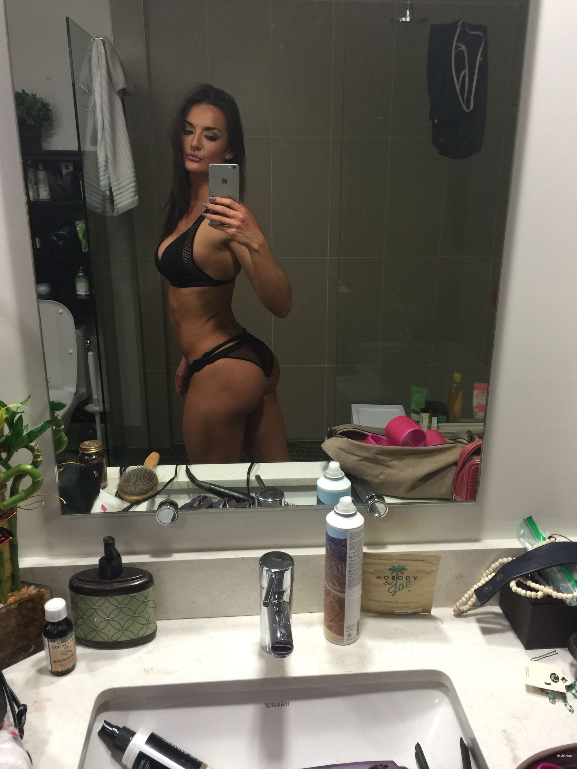 Explicit Erotic Selfie for Beloved: Sensual Amateur Photo
