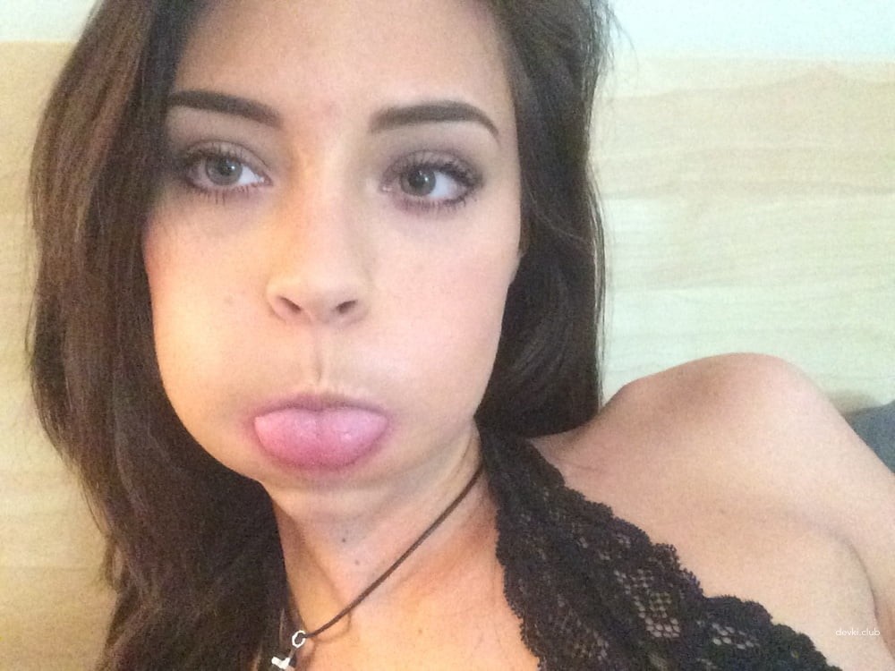 Explicit Amateur Archive of Charming Girl's Personal Photos: Unfiltered XXX Content