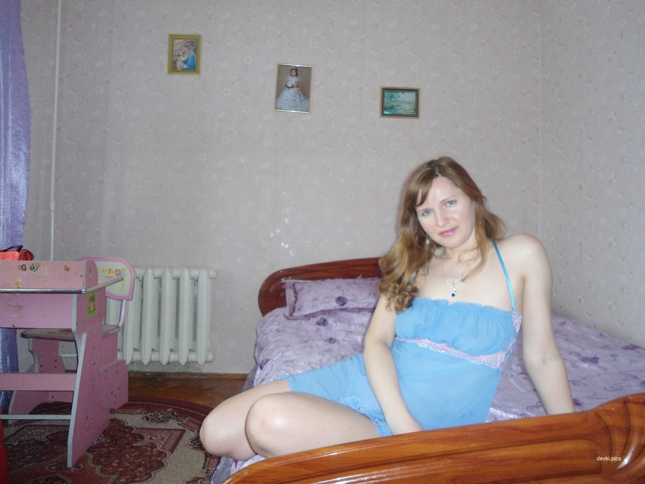 Naked Neighbor Caught Having Sex with Lover - Explicit Amateur Photo