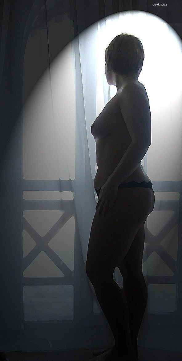 Married Slut Flaunts Herself: Amateur Explicit Photo