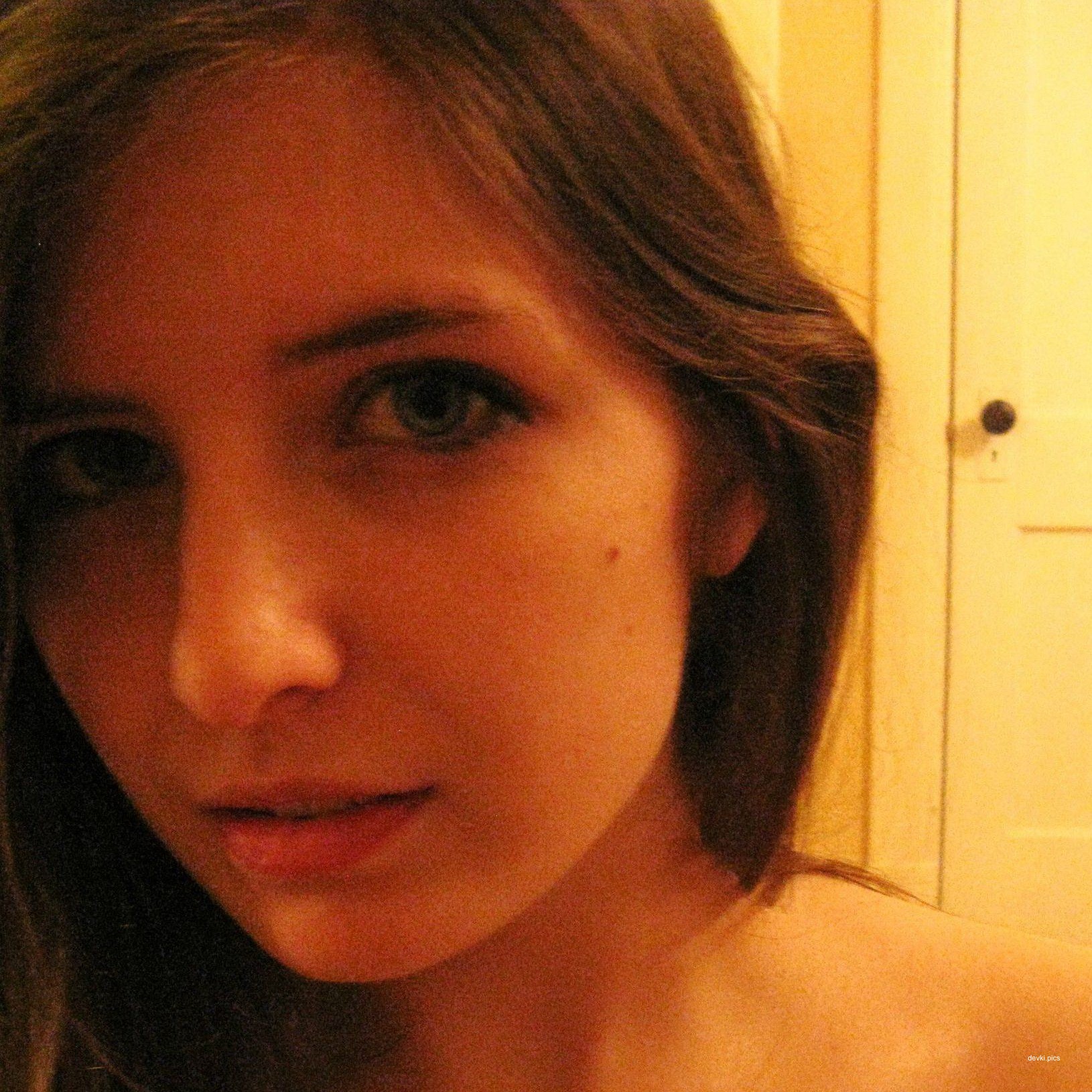 Stunning Girl's Amazing Figure - Explicit Amateur Photo