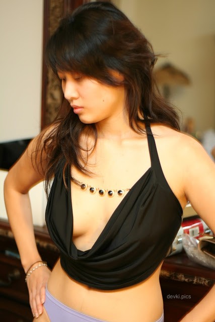 Hot Asian Wife Posing with Hairy Pussy - Explicit Amateur Photo