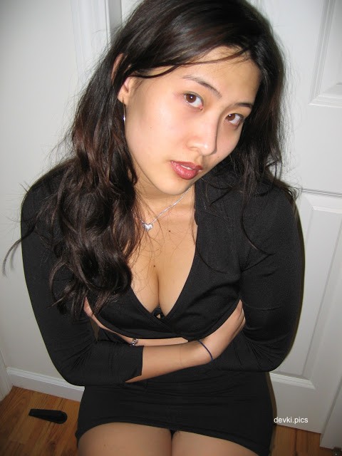 Hot Asian Wife Posing with Hairy Pussy - Explicit Amateur Photo