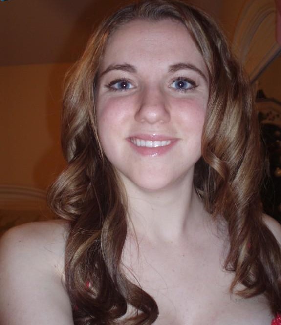 Sexy Blonde with Huge Tits: Amateur XXX Photo