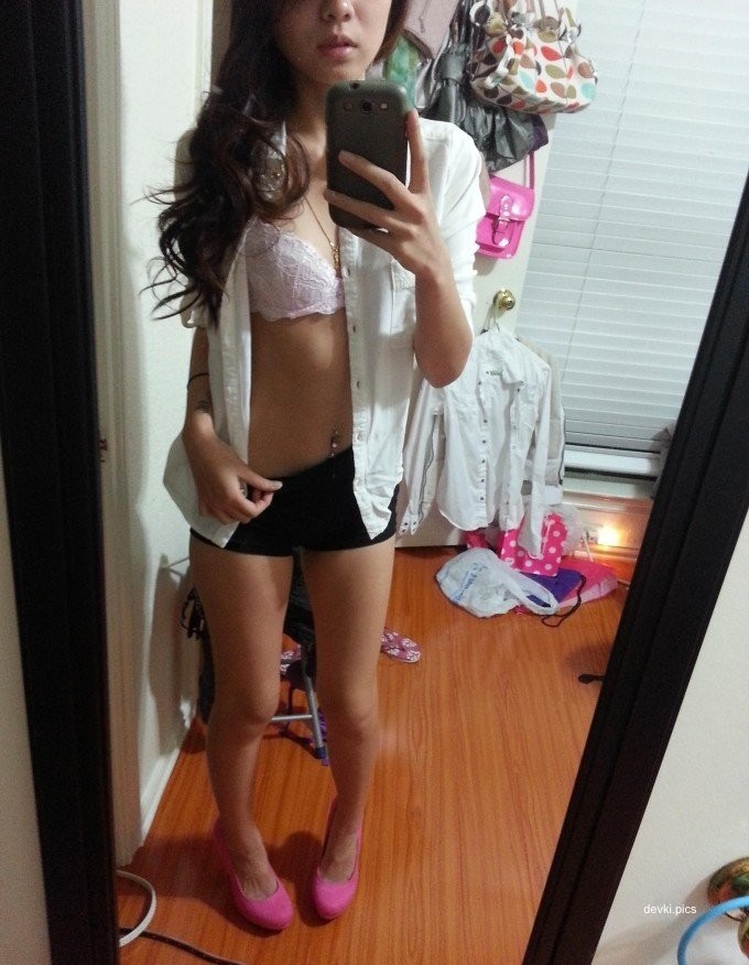 Explicit Nude Selfie of Young Asian Girl - Unfiltered Amateur Naked Photo
