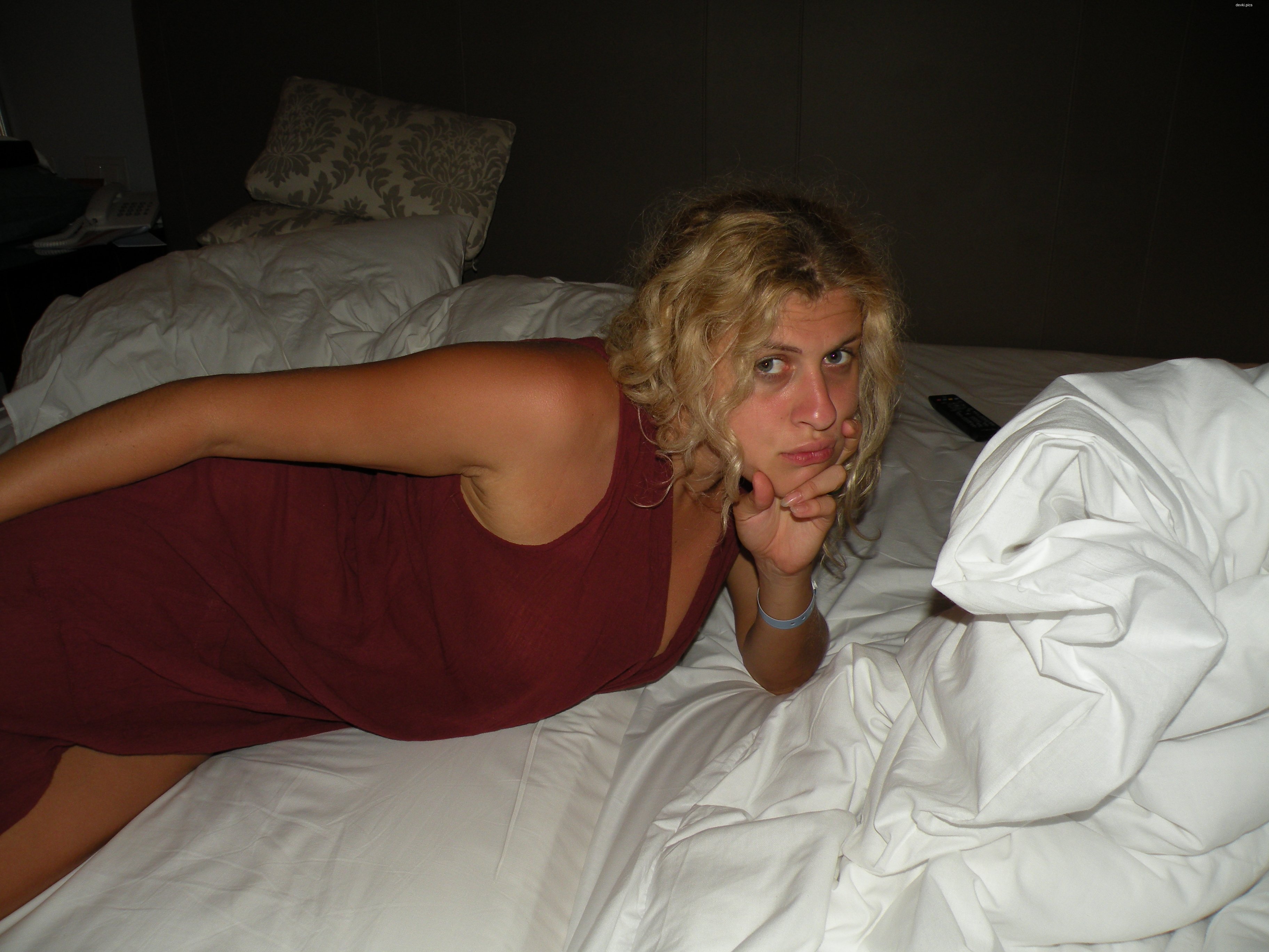 Amateur Photo: Slutty Masha Gets Taken to Egypt for Explicit Fun