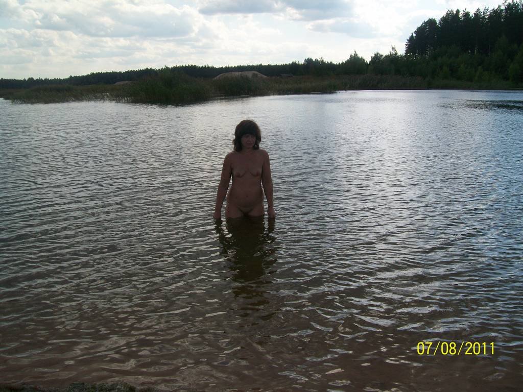 Wild Outdoor Amateur Sexwife Photo Shoot