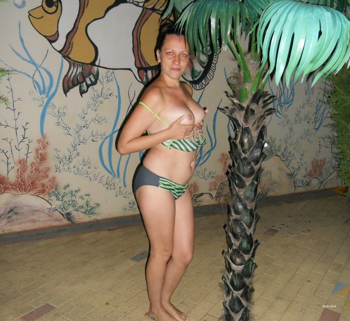 Seductive Naked Woman: Appetizing Amateur Nude Photo