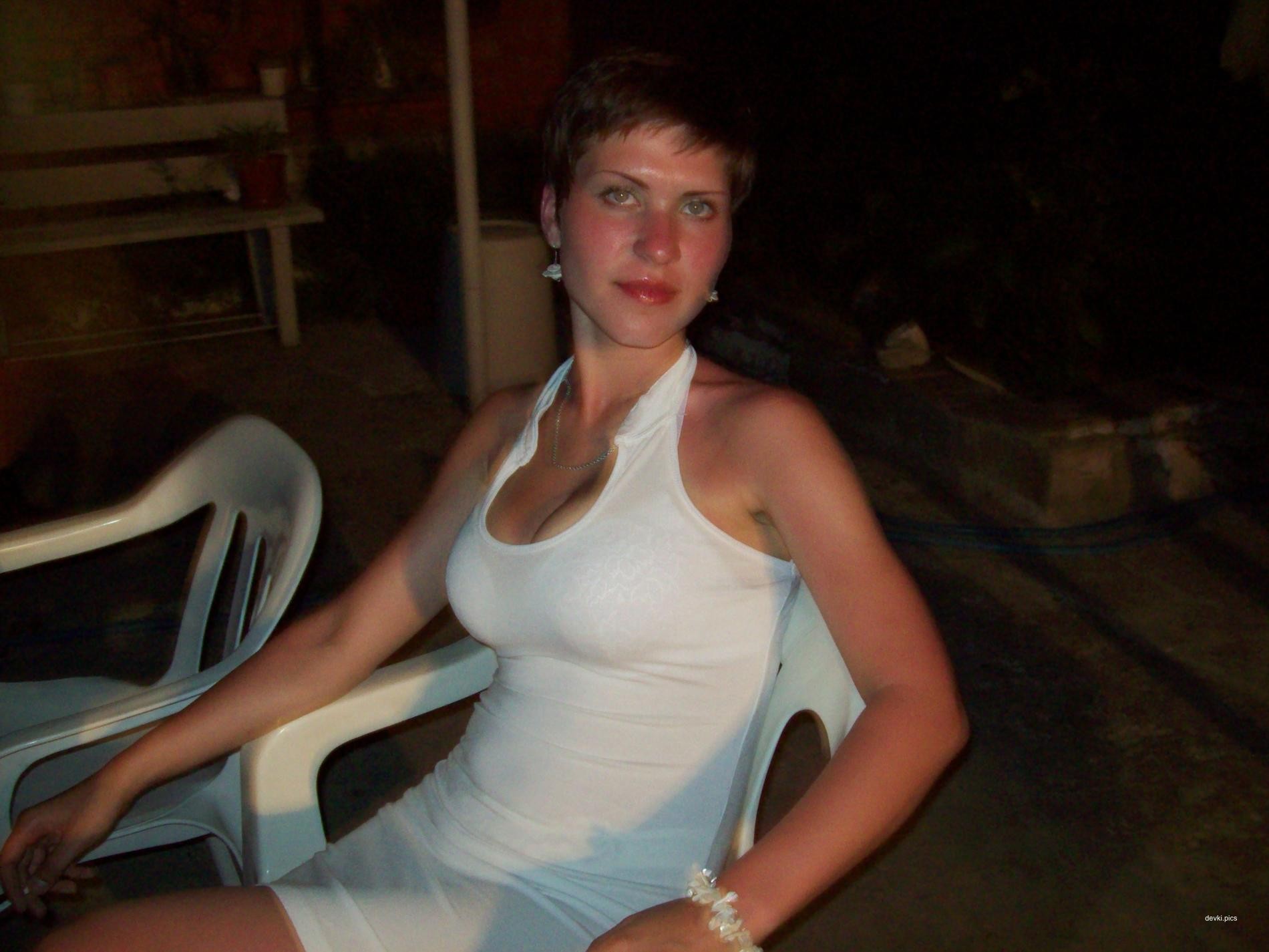 Shy Beauty Reveals Her Wet Pussy in Explicit Amateur Photo