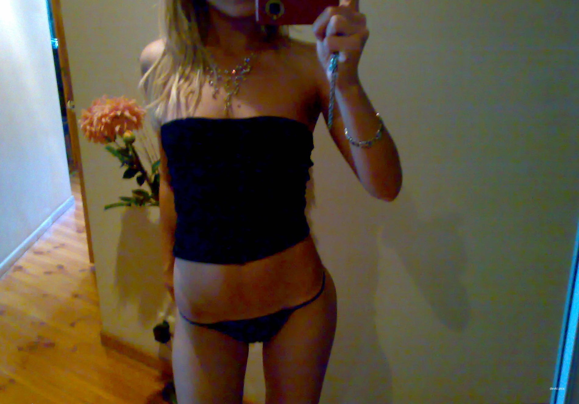 Hot Babe Takes Sexy Selfies in Front of Mirror - Amateur Photo