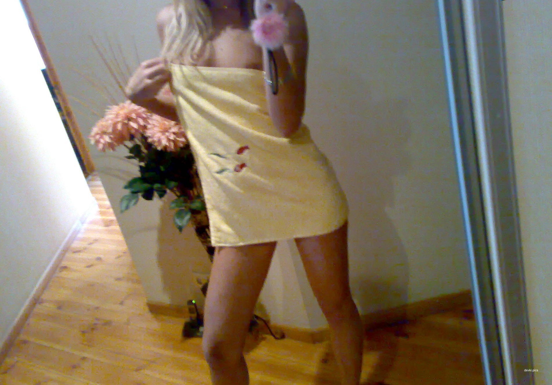 Hot Babe Takes Sexy Selfies in Front of Mirror - Amateur Photo