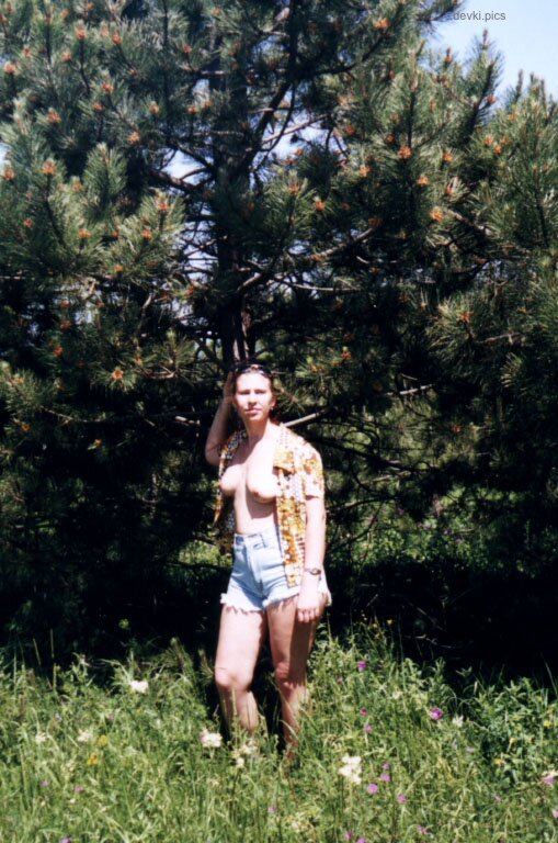 Early Amateur Outdoor Nudity: Explicit Nature Photos