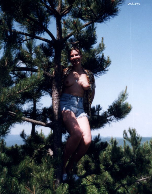 Early Amateur Outdoor Nudity: Explicit Nature Photos