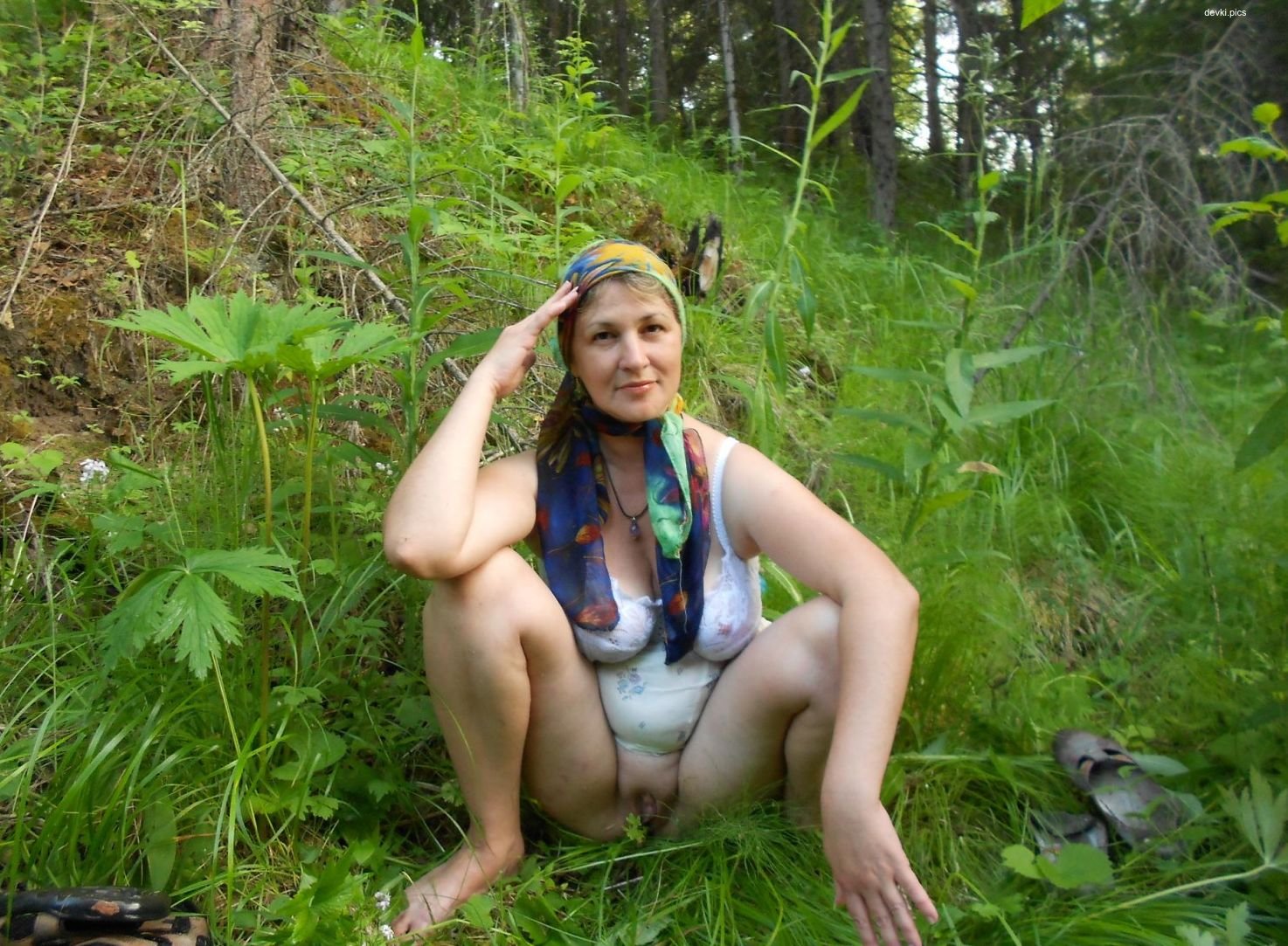 Seductive Wife at the Dacha: Explicit Amateur Photo Collection