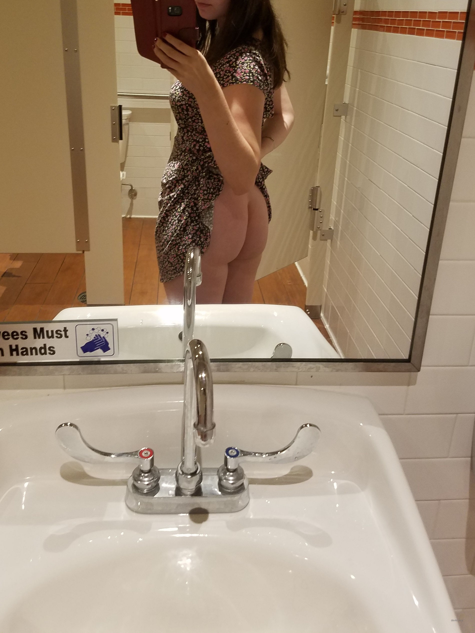 Explicit Selfie: Girl in Bathroom Caught in the Act!