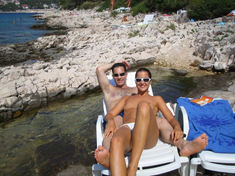 Big Boobed Babes Nude on Beach - Explicit Amateur Photos