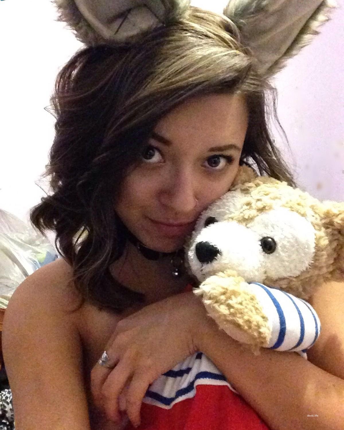 Naked Asian Amateur Selfie: Explicit Nude Photo of Asian Woman