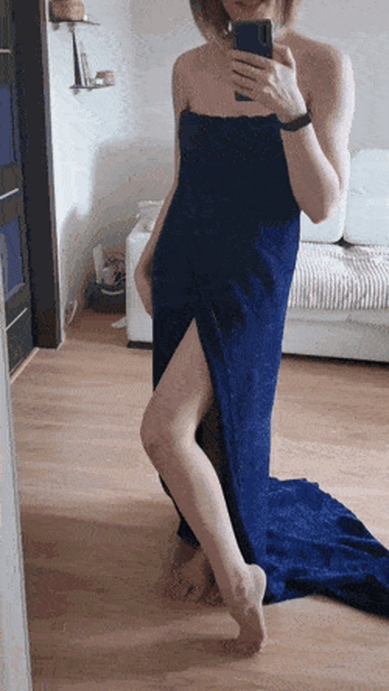 Amateur Girls Pose Pantyless in Explicit Photo Shoot