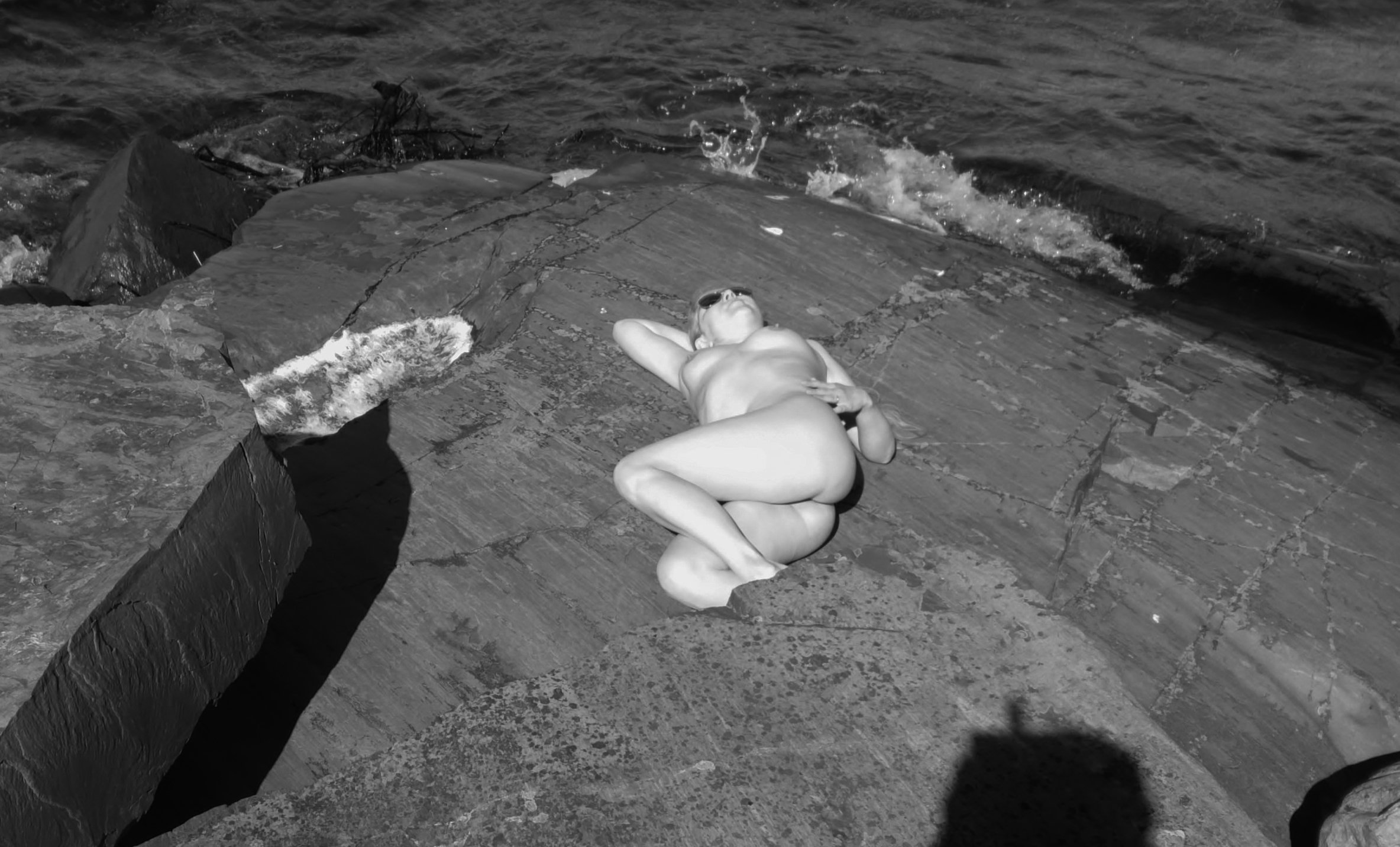 Explicit Amateur Photo: Posing Backside on Rock - Seductive Outdoor Pose