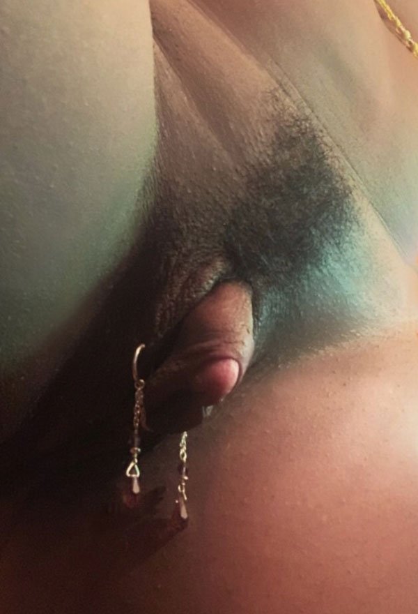 Hot Amateur Photo: Sensual Natural Wonder Exposed in Explicit Detail