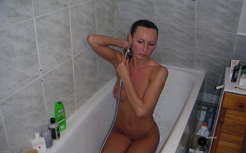 Seductive Mature Babe Exposed: Amateur Photo of a Hot MILF