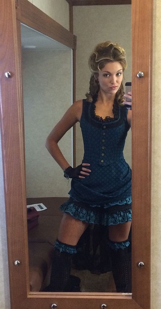 Hot Ocean Beauty's Explicit Selfie Session: Amateur Photos